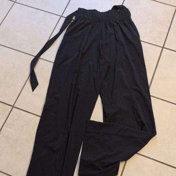 Lululemon Noir Pant Black Relaxed Fit Tie Waist With Pockets Size 6 - Picture 3 of 13